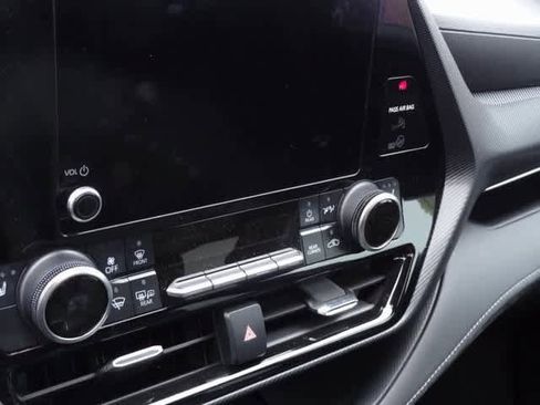 Used 2023 Toyota Highlander XSE image 10