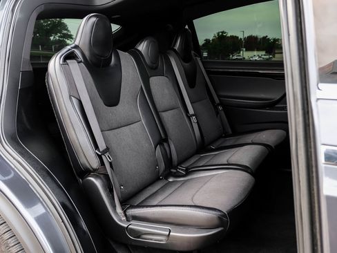 Used 2018 Tesla Model X 75D image 40