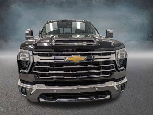 Used 2024 Chevrolet Silverado 2500 LTZ w/ LTZ Premium Package AWD/4WD image 2
