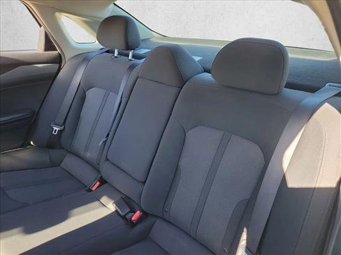 Used 2022 Kia K5 LXS image 10