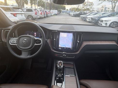 Certified 2022 Volvo XC60 B5 Inscription w/ Advanced Package image 30