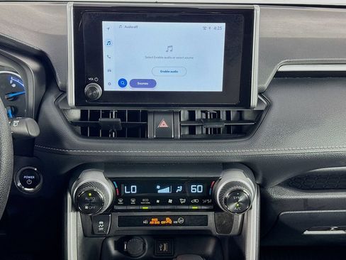 Used 2025 Toyota RAV4 XLE AWD/4WD image 32