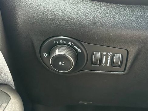 Used 2023 Jeep Compass Latitude AWD/4WD image 19