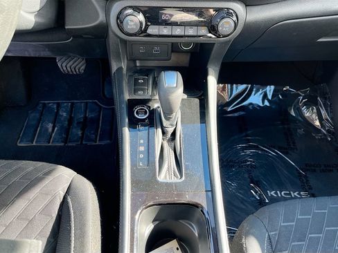 Used 2022 Nissan Kicks SV FWD image 16