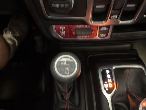 Used 2021 Jeep Wrangler Unlimited Rubicon image 29