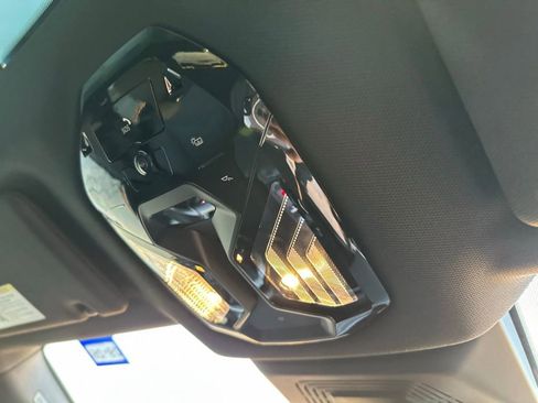 Used 2025 BMW iX xDrive50 w/ Premium Package image 27