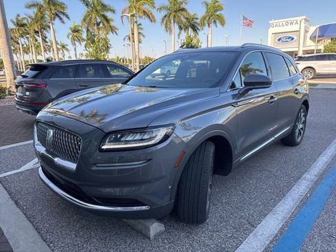 Used 2022 Lincoln Nautilus Reserve image 3