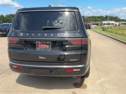 Used 2024 Jeep Wagoneer Series II w/ Flexible Seating Group RWD image 8