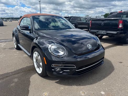 Used 2019 Volkswagen Beetle 2.0T Final Edition SEL FWD image 4