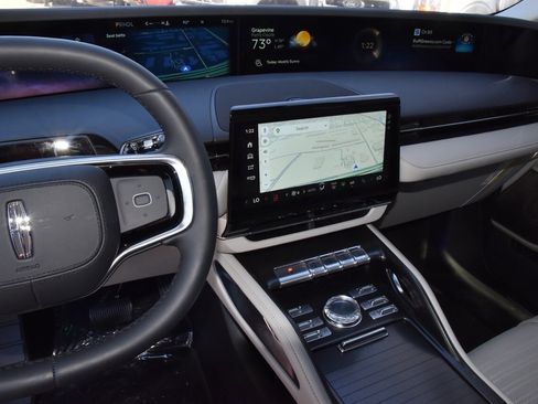 New 2026 Lincoln Nautilus Reserve image 27