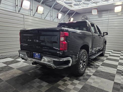 Used 2021 Chevrolet Silverado 1500 LT w/ Z71 Off-Road Package AWD/4WD image 5