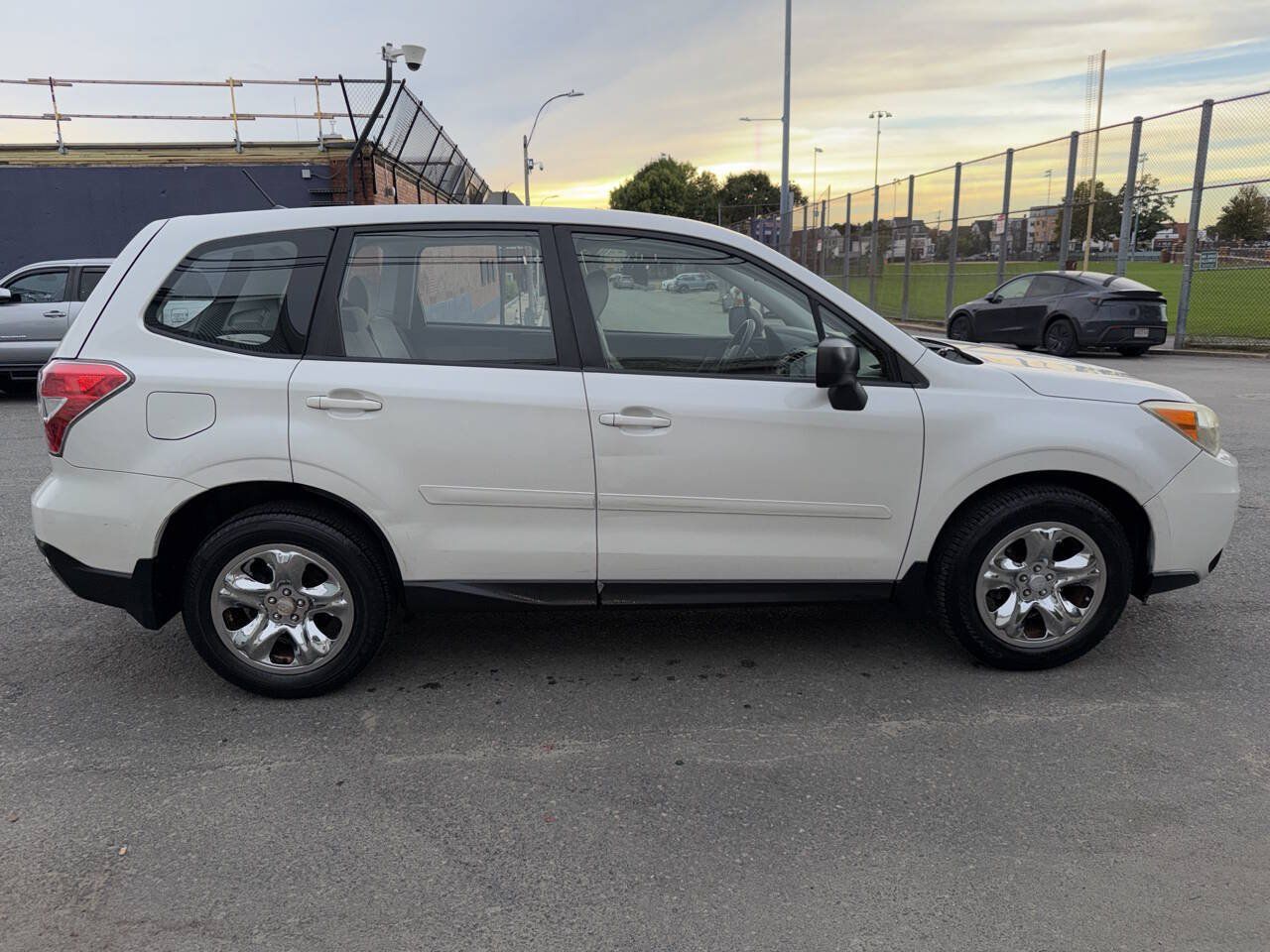 Used 2014 Subaru Forester 2.5i AWD/4WD image 5