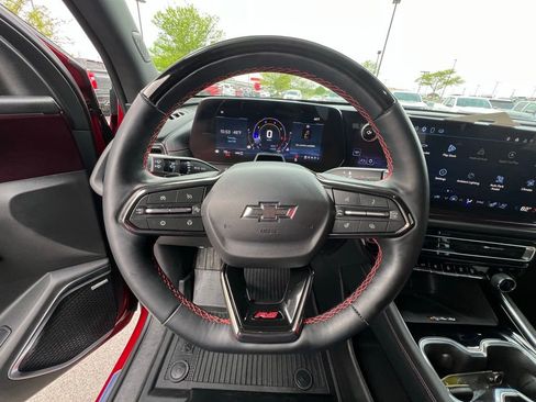 Used 2025 Chevrolet Traverse RS AWD/4WD image 50