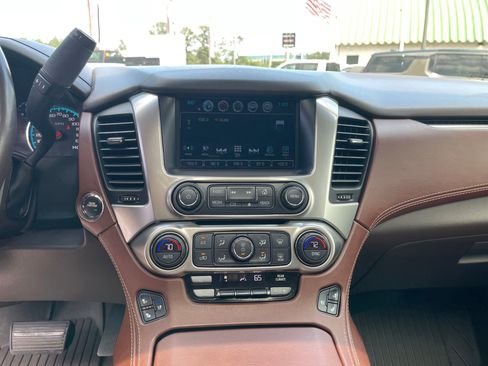 Used 2018 Chevrolet Tahoe Premier AWD/4WD image 17