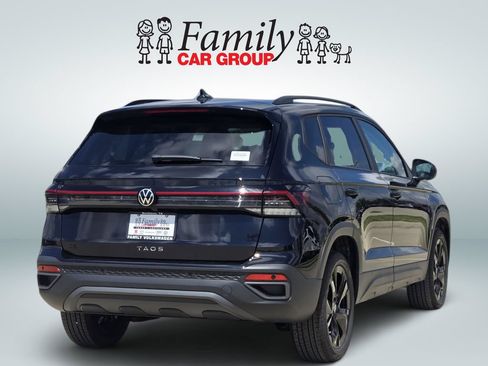New 2026 Volkswagen Taos SE FWD image 4