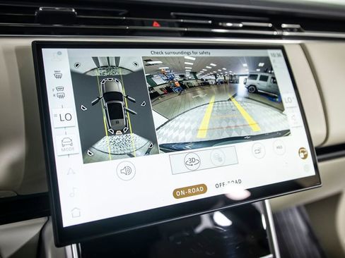 Used 2024 Land Rover Range Rover SE AWD/4WD image 40