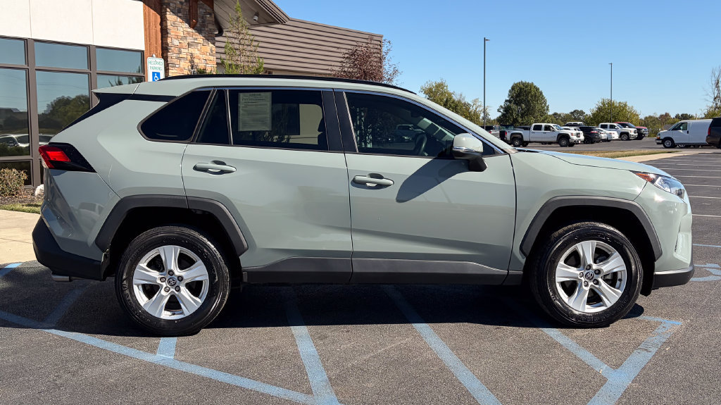Used 2021 Toyota RAV4 XLE FWD image 24