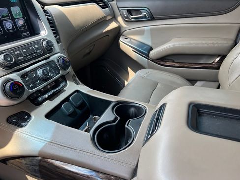 Used 2019 GMC Yukon XL SLT w/ Open Road Package AWD/4WD image 13