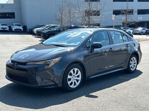 Used 2024 Toyota Corolla LE image 2