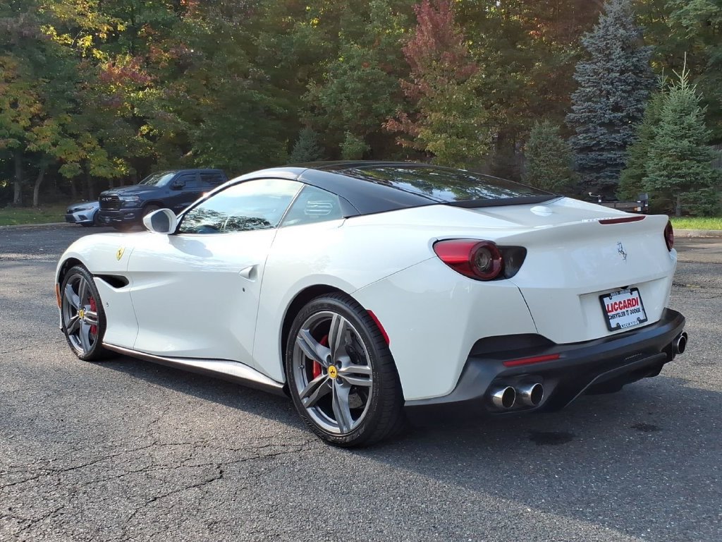 Used 2019 Ferrari Portofino RWD image 4
