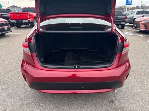 Used 2022 Toyota Corolla LE image 37