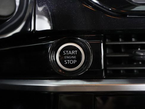 Used 2023 Nissan Pathfinder SV image 40