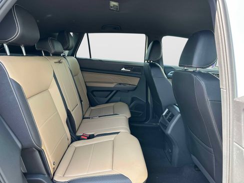 Certified 2023 Volkswagen Atlas Cross Sport SE AWD/4WD image 11