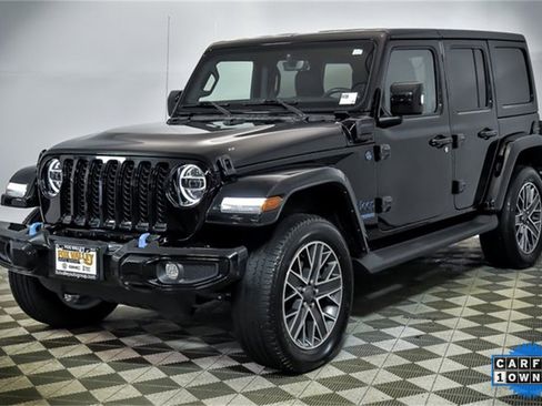 Used 2022 Jeep Wrangler Unlimited Sahara image 4