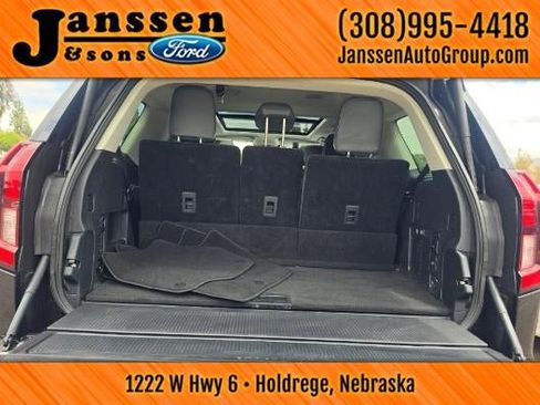 Used 2025 Ford Expedition Active AWD/4WD image 7