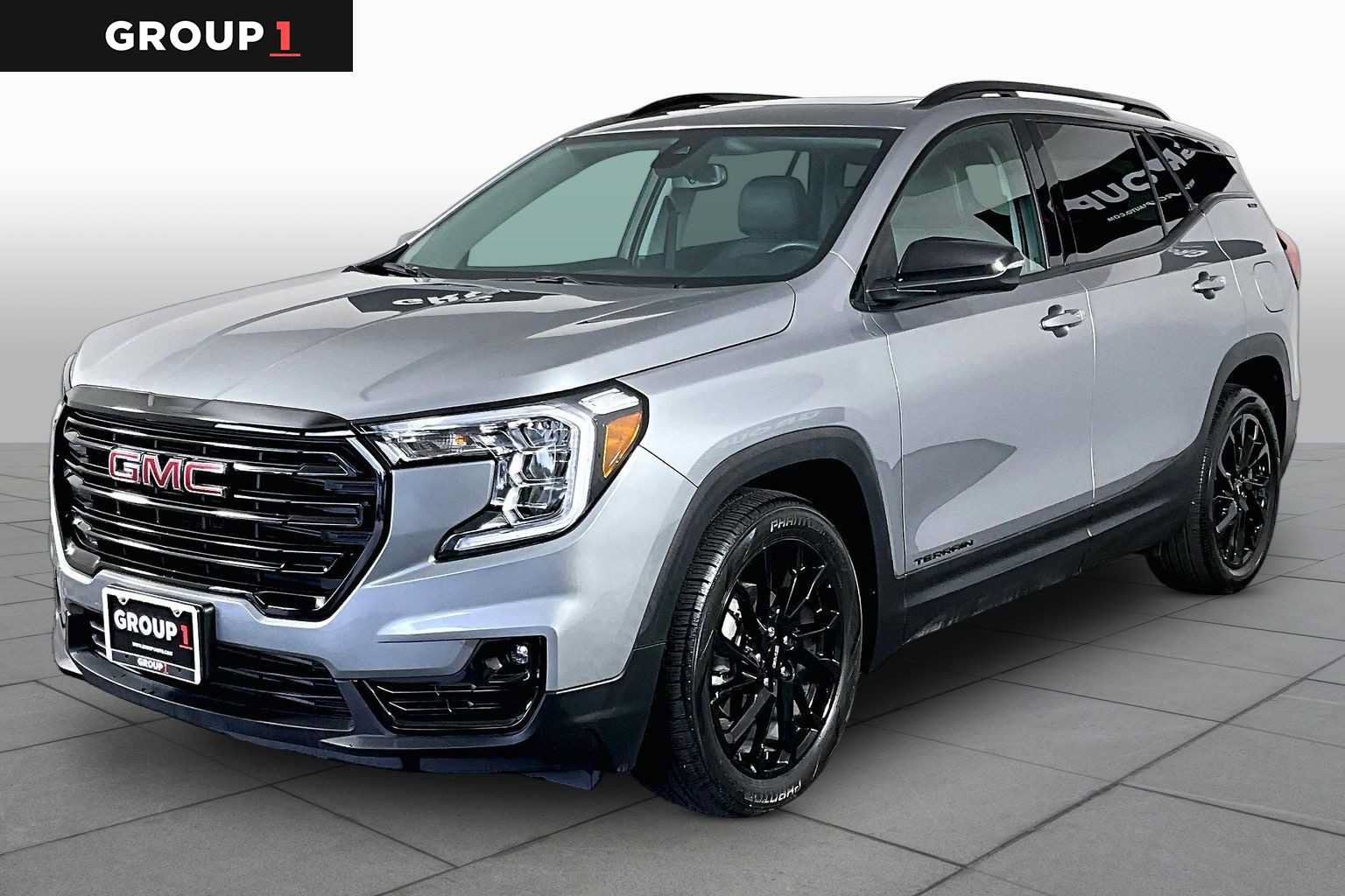 Used 2024 GMC Terrain SLT w/ Elevation Edition FWD image 1