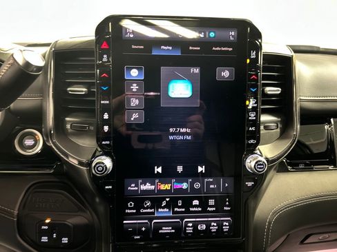 Used 2025 RAM 3500 Limited image 17