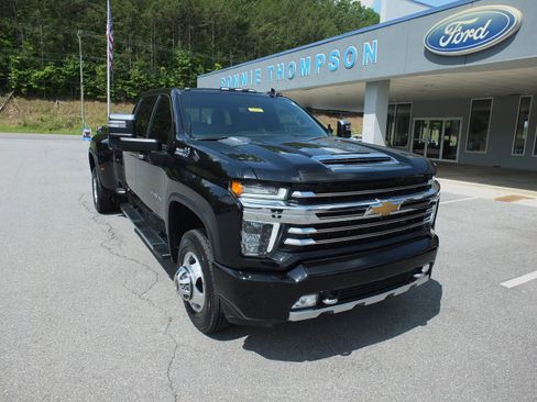 Used 2023 Chevrolet Silverado 3500 High Country w/ LPO, Hitch Package AWD/4WD image 1