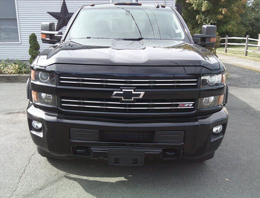 Used 2016 Chevrolet Silverado 2500 LT w/ Midnight Edition AWD/4WD image 4