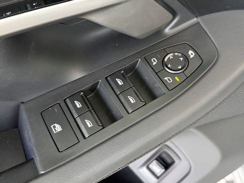 Used 2025 BMW 530i w/ Premium Package image 19