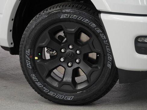 New 2026 RAM 1500 4x4 Crew Cab image 4