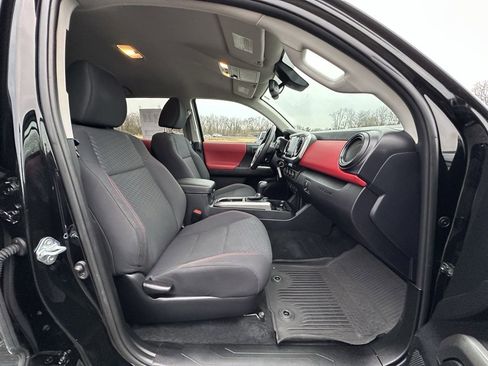 Used 2021 Toyota Tacoma SR5 image 19