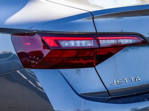 Used 2024 Volkswagen Jetta SE image 11