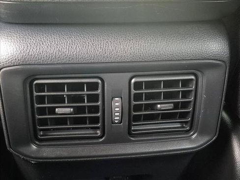Used 2022 Toyota RAV4 SE AWD/4WD image 16