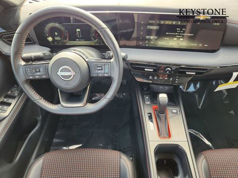 Used 2025 Nissan Kicks SR image 27