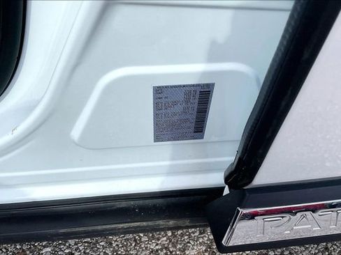 New 2026 Nissan Pathfinder Platinum w/ Cargo Package AWD/4WD image 8
