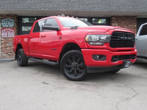 Used 2021 RAM 2500 Big Horn w/ Night Edition AWD/4WD image 2