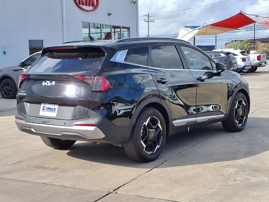 Certified 2026 Kia Sportage EX w/ EX Panorama Roof Package FWD image 8