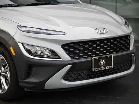 Used 2023 Hyundai Kona SEL AWD/4WD image 2