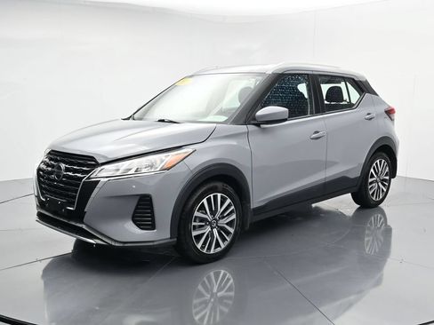 Used 2021 Nissan Kicks SV FWD image 4