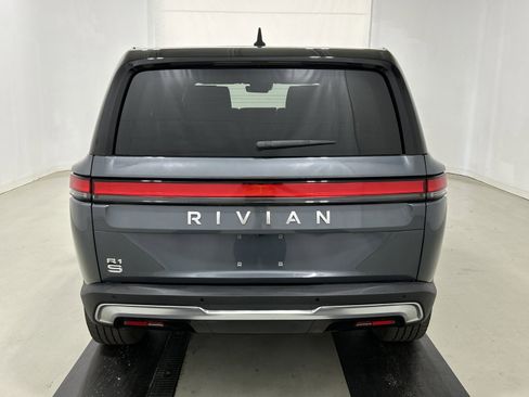 Used 2023 Rivian R1S Adventure image 4
