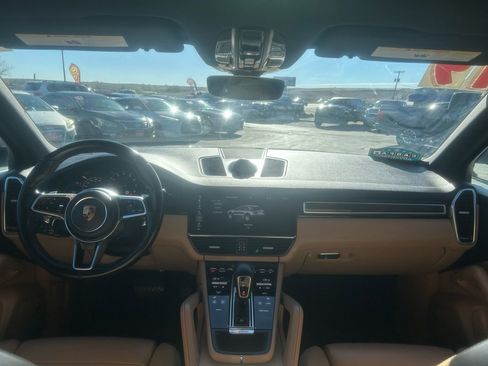 Used 2019 Porsche Cayenne image 12