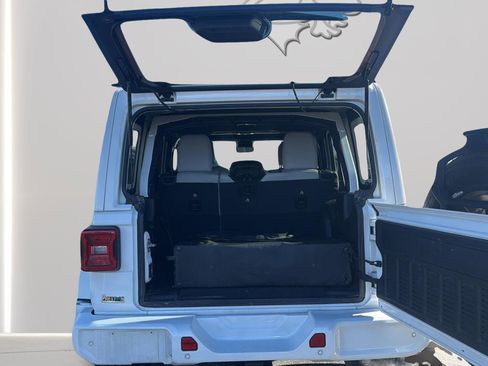 Used 2022 Jeep Wrangler Unlimited Sahara image 19