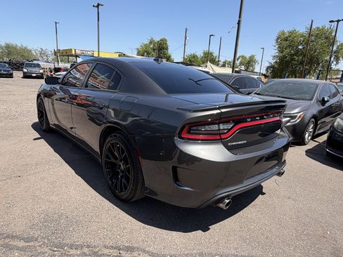 Used 2016 Dodge Charger R/T RWD image 4
