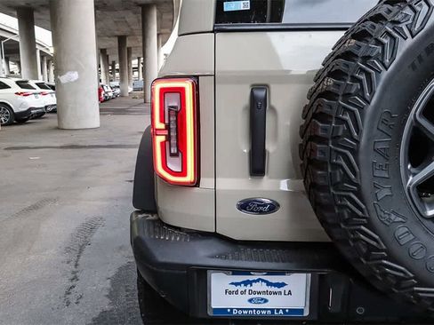 New 2025 Ford Bronco Badlands image 9