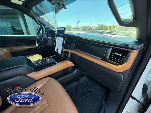 Used 2024 Ford Expedition Max Platinum AWD/4WD image 12